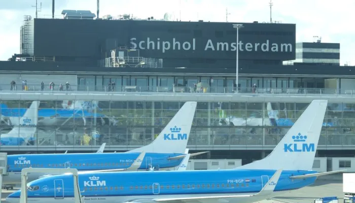 Use Credit Card Points to Unlock Airline and Hotel Status