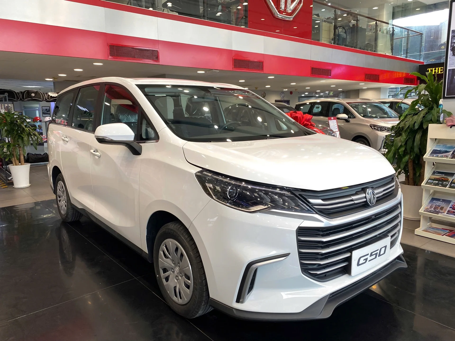 MG G50 giảm sốc xuống 395 triệu: luật chơi MPV 7 chỗ đổi chiều