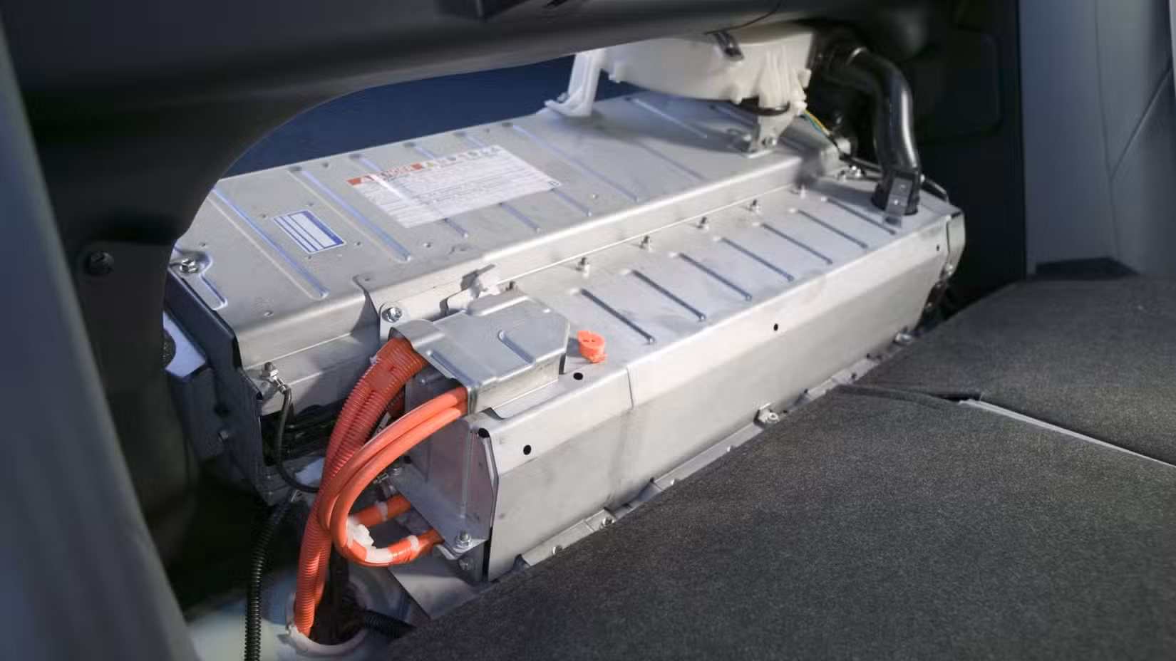 Why Hybrid Cars Are Surging—and How Gas Buyers Should React