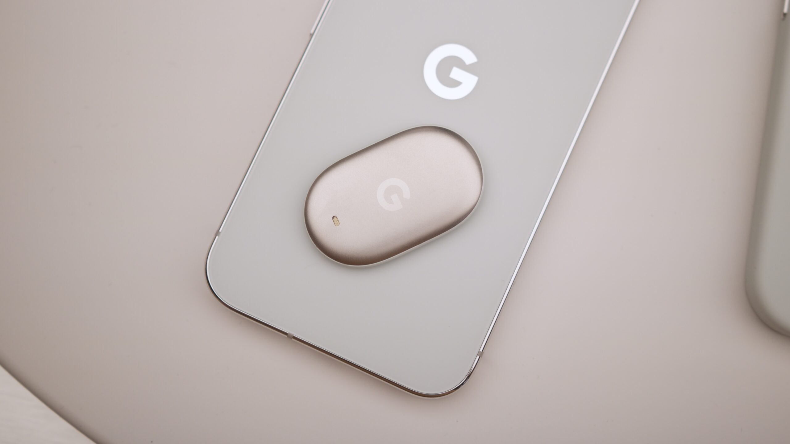 Pixel Tag vs AirTag: The Best Tracker for Android Users