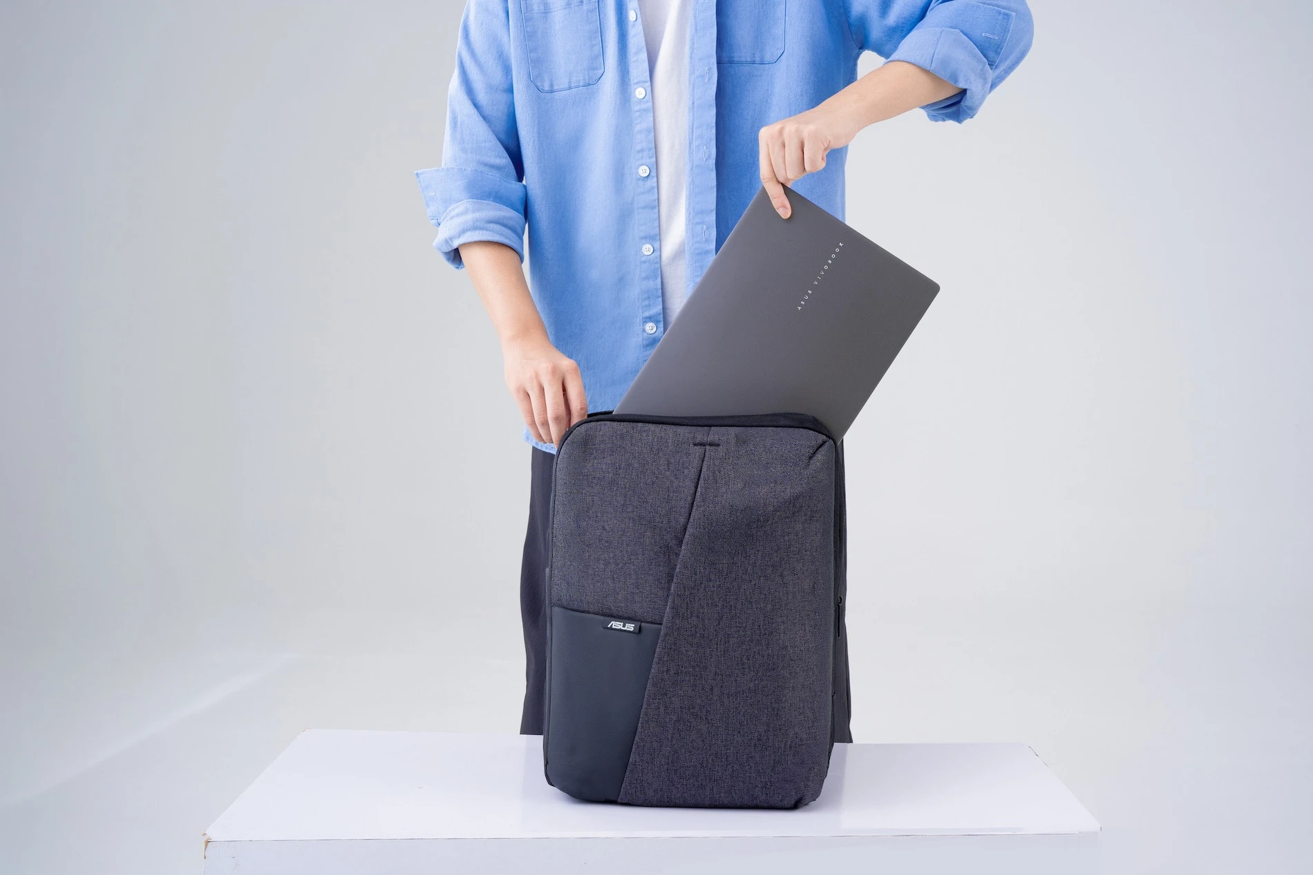 Chọn laptop cho 4 năm đại học: ưu tiên độ bền, bảo hành và hậu mãi