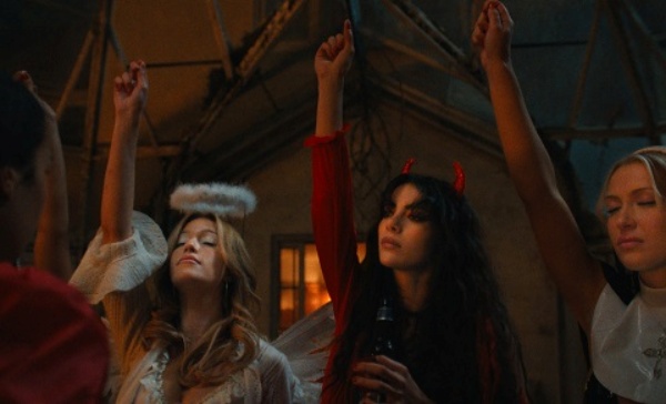 Netflix’s The Body Turns Catholic Horror into Teen Psychodrama