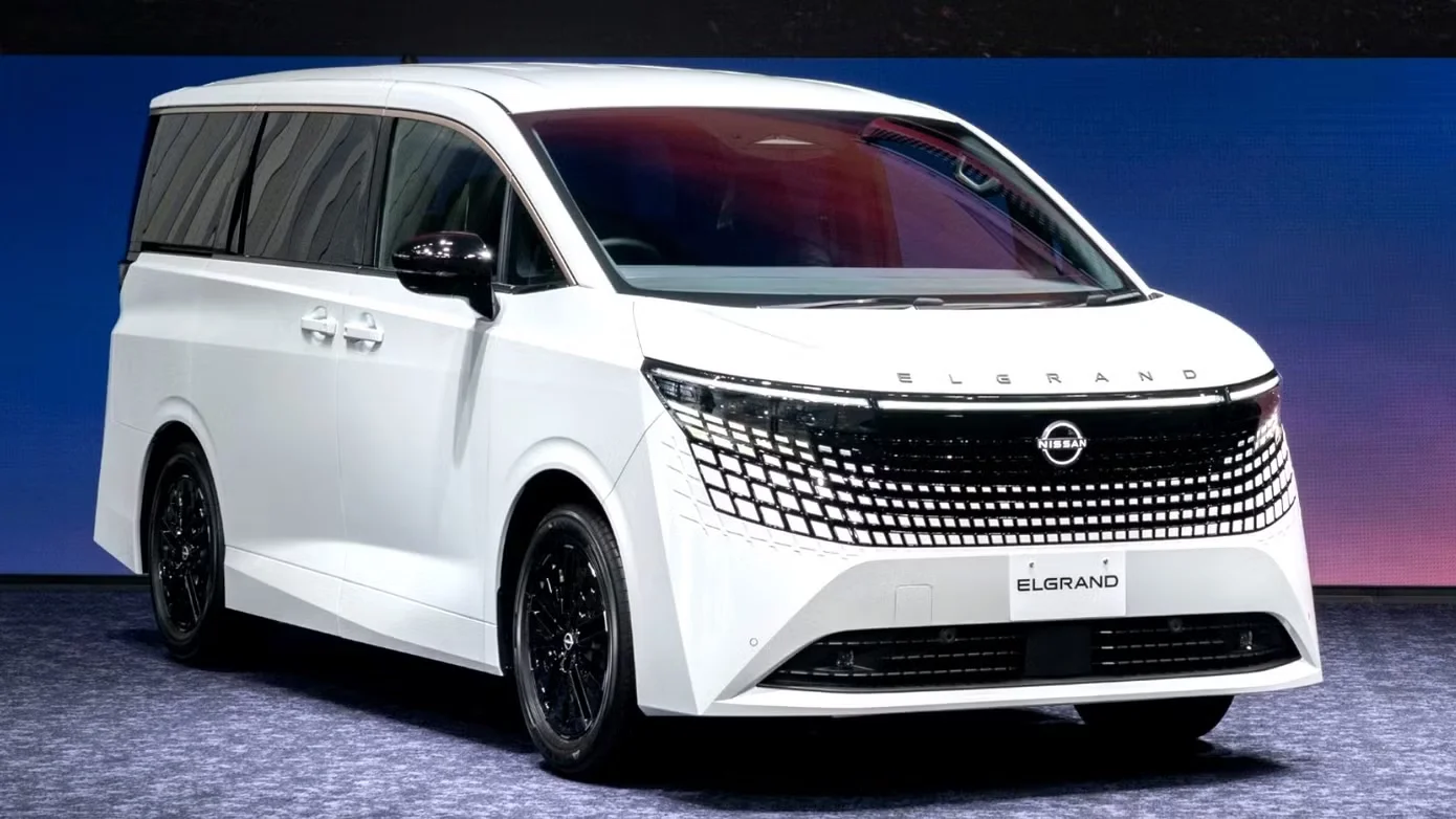 Toyota Alphard 2026 hybrid vs Nissan Elgrand: Đâu là MPV hạng sang cho gia đình hiện đại?