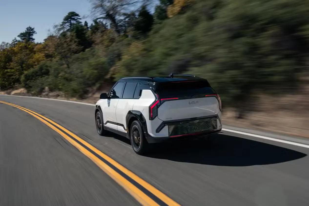 Kia EV3 Breaks the Price Barrier With 321-Mile Range