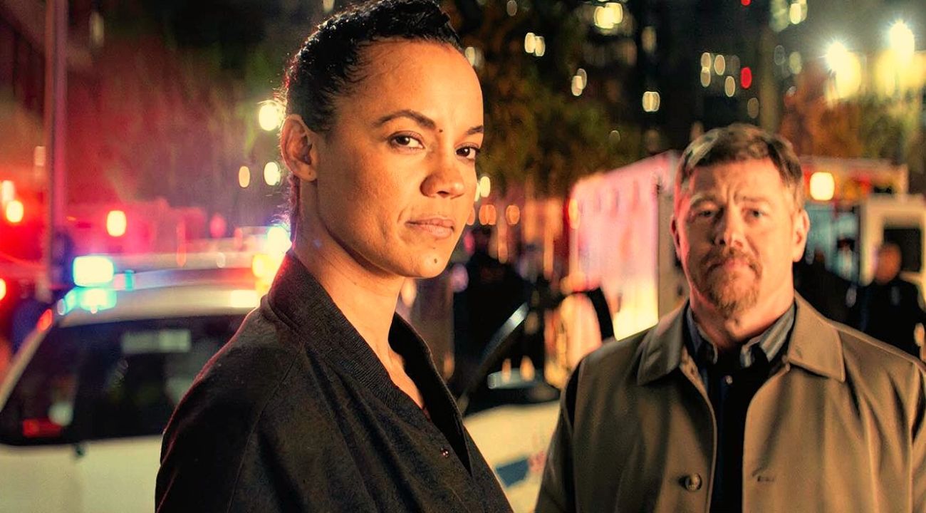 Neagley Spins Reacher Into a Sharper Chicago Crime Drama