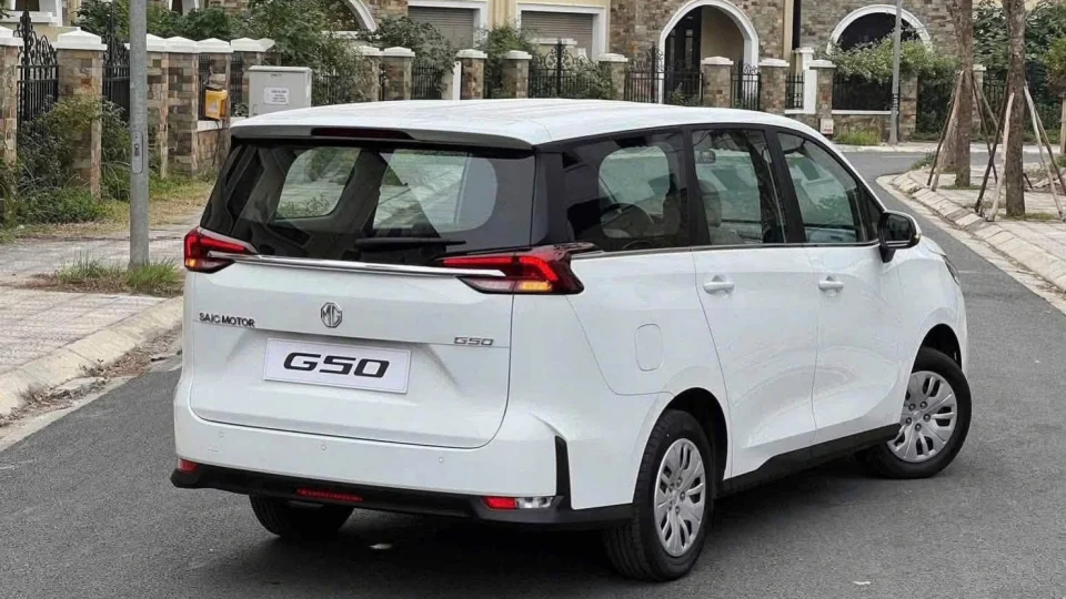 MG G50 giảm giá 150 triệu: MPV 7 chỗ dưới 400 triệu có đáng mua?