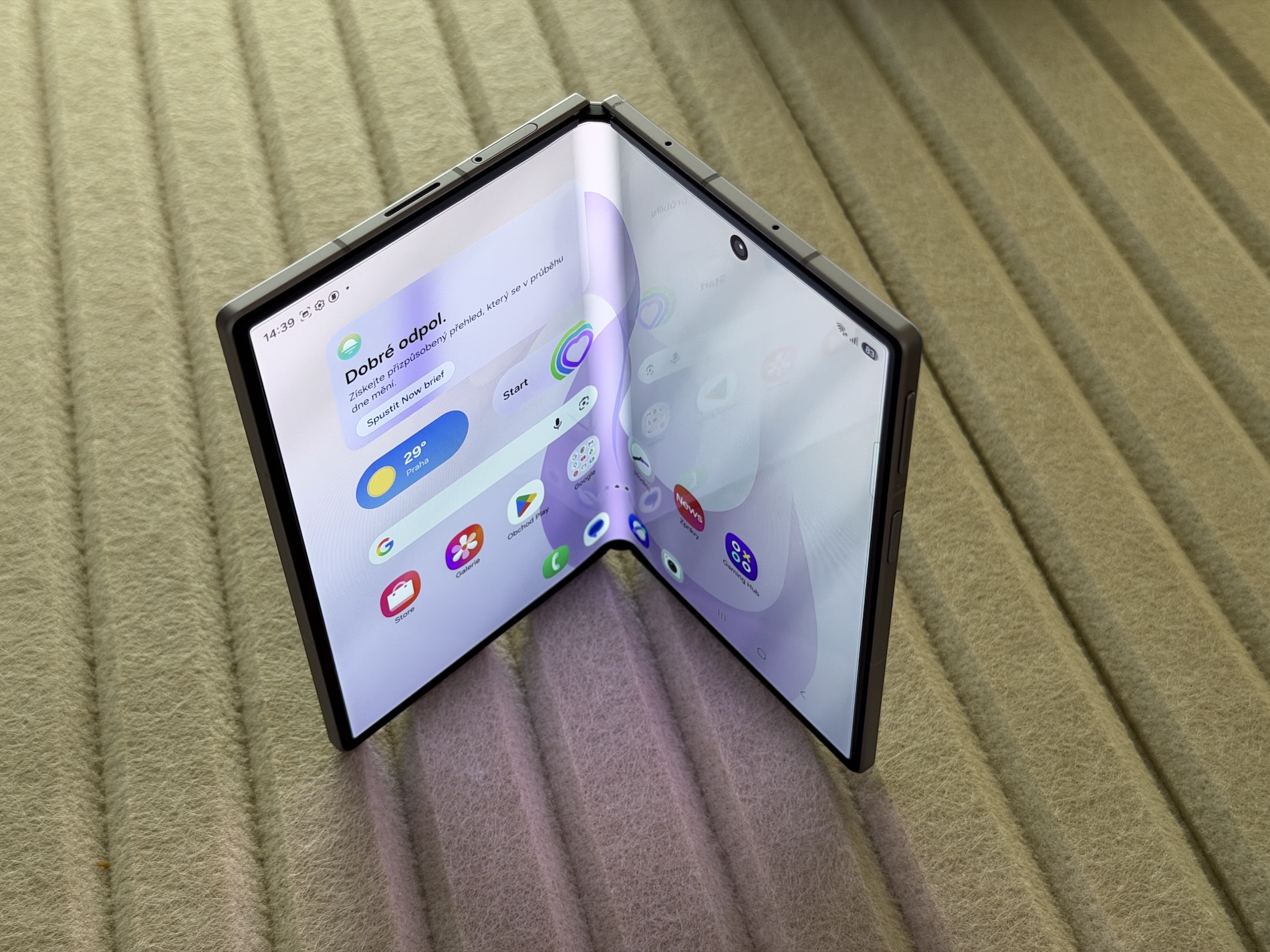 Galaxy Z Fold 8 Screen Repairs Are a Hidden Premium