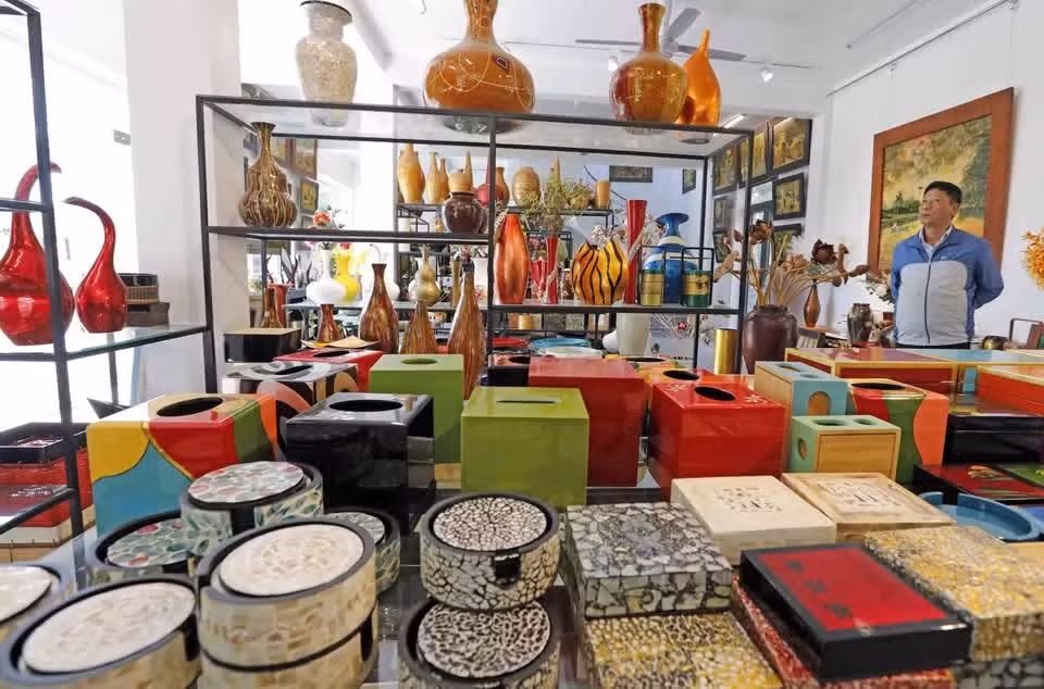 Gốm sứ OCOP chinh phục thị trường trực tuyến