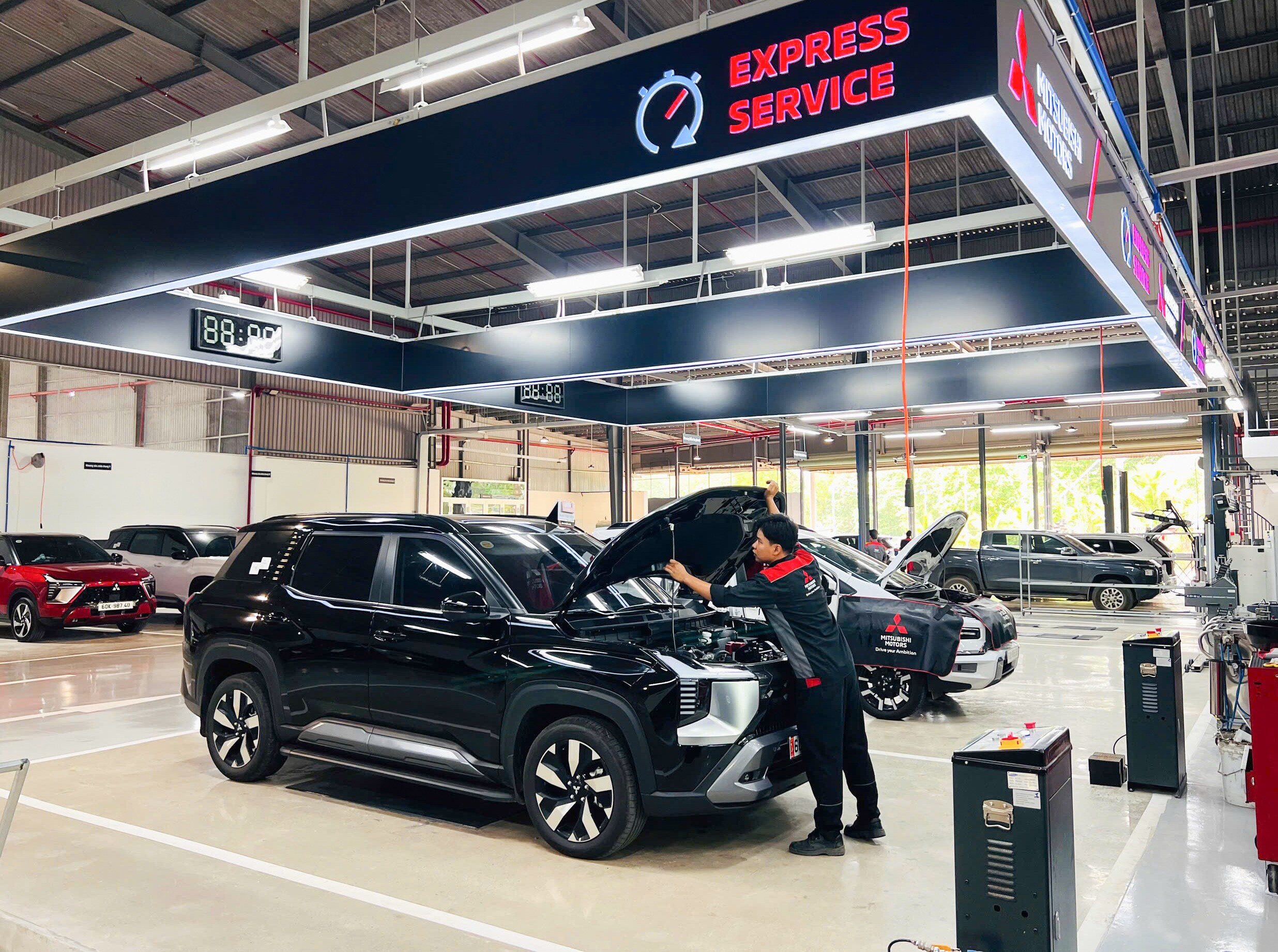 Mitsubishi giảm giá tháng 8: nên chốt Xpander, Xforce ngay?