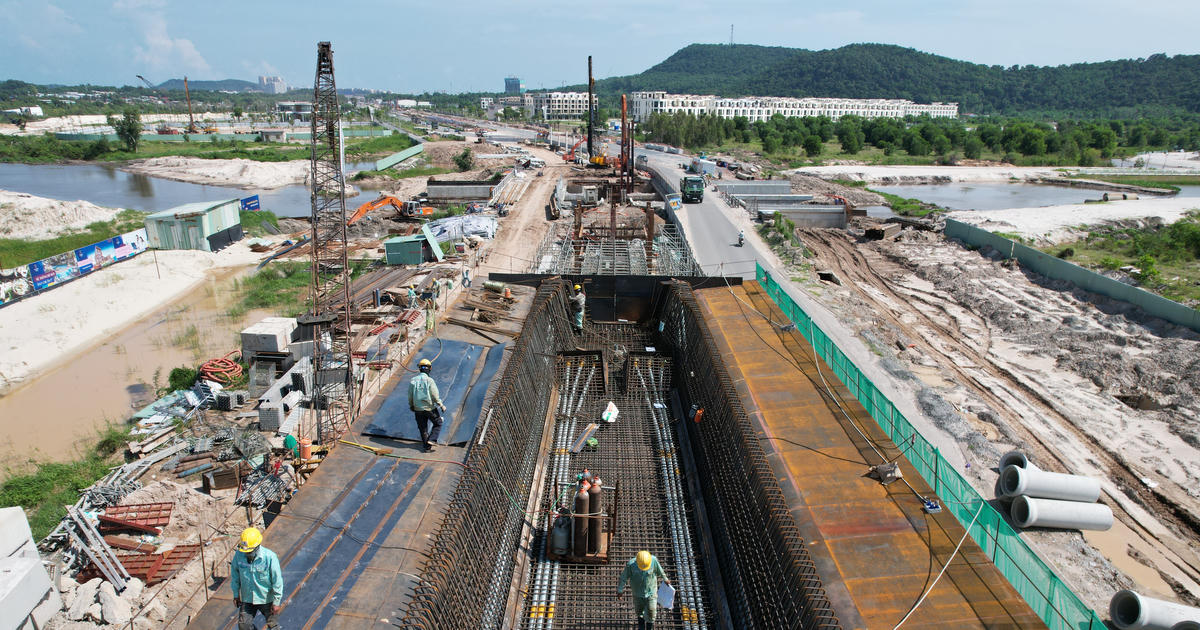 Tuyến LRT Phú Quốc đẩy nhanh lắp ray, hướng tới APEC
