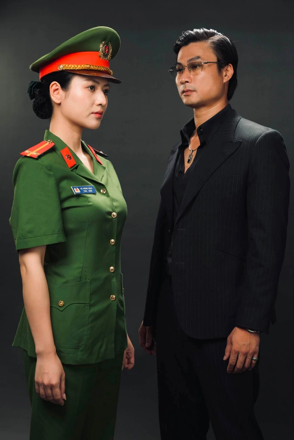 “Lửa trắng”: Khi đạo cụ ma túy và kịch tính nội bộ làm nên hiện tượng