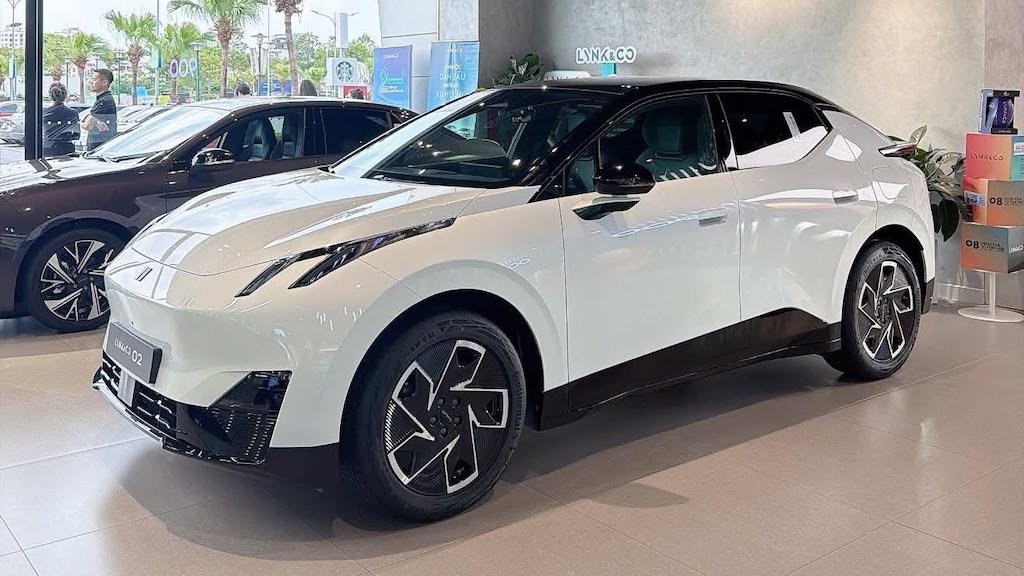 Lynk & Co 02 giá từ 818 triệu: tham vọng bứt phá phân khúc SUV hạng B+