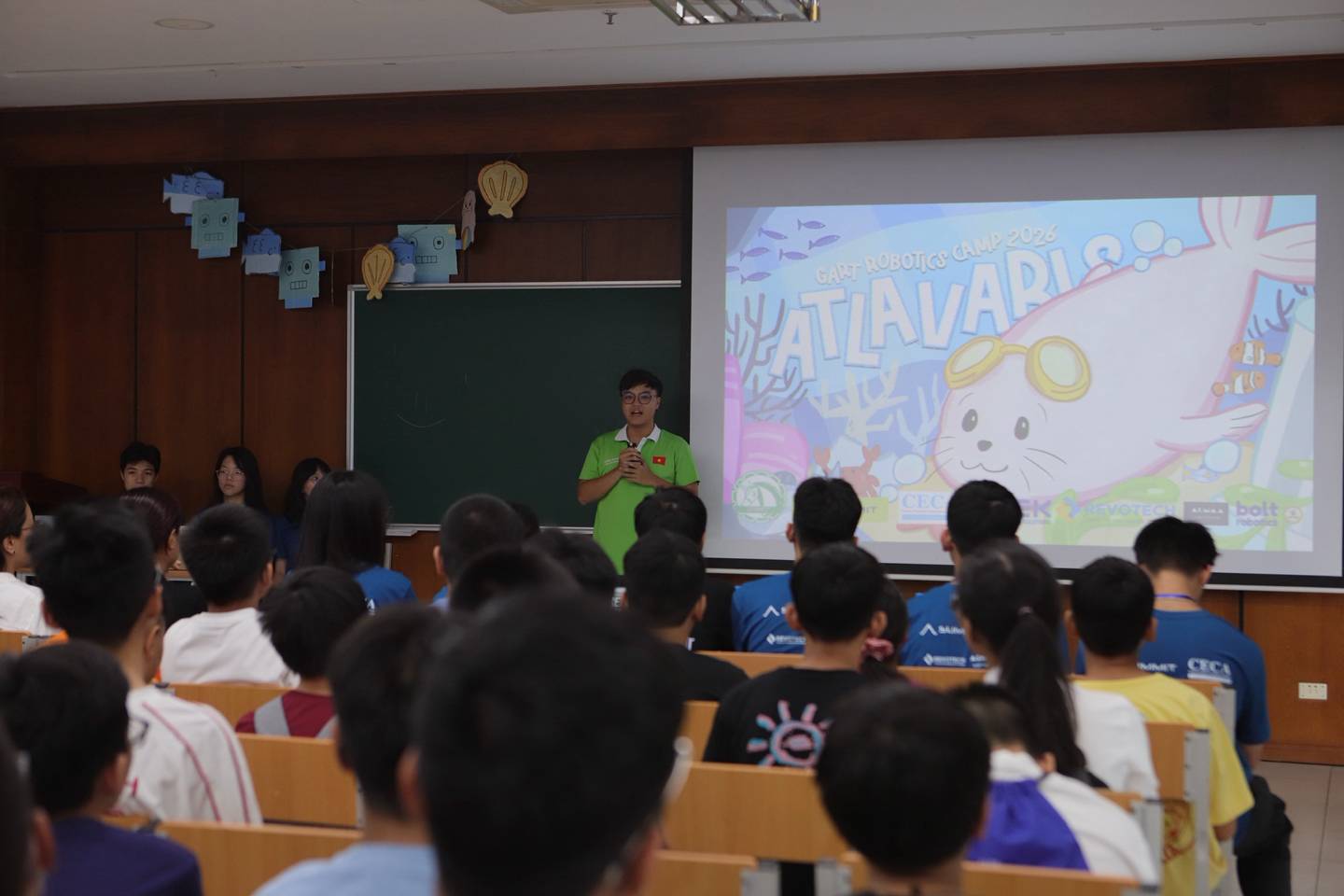 Trại hè STEM và Robotics: Khi công nghệ trở thành cuộc phiêu lưu tuổi học trò