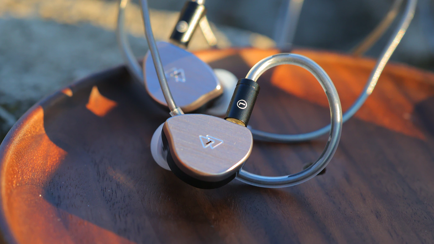 Budget Dynamic Driver IEMs Under 200: Ola II vs BQ10 vs Woodnote