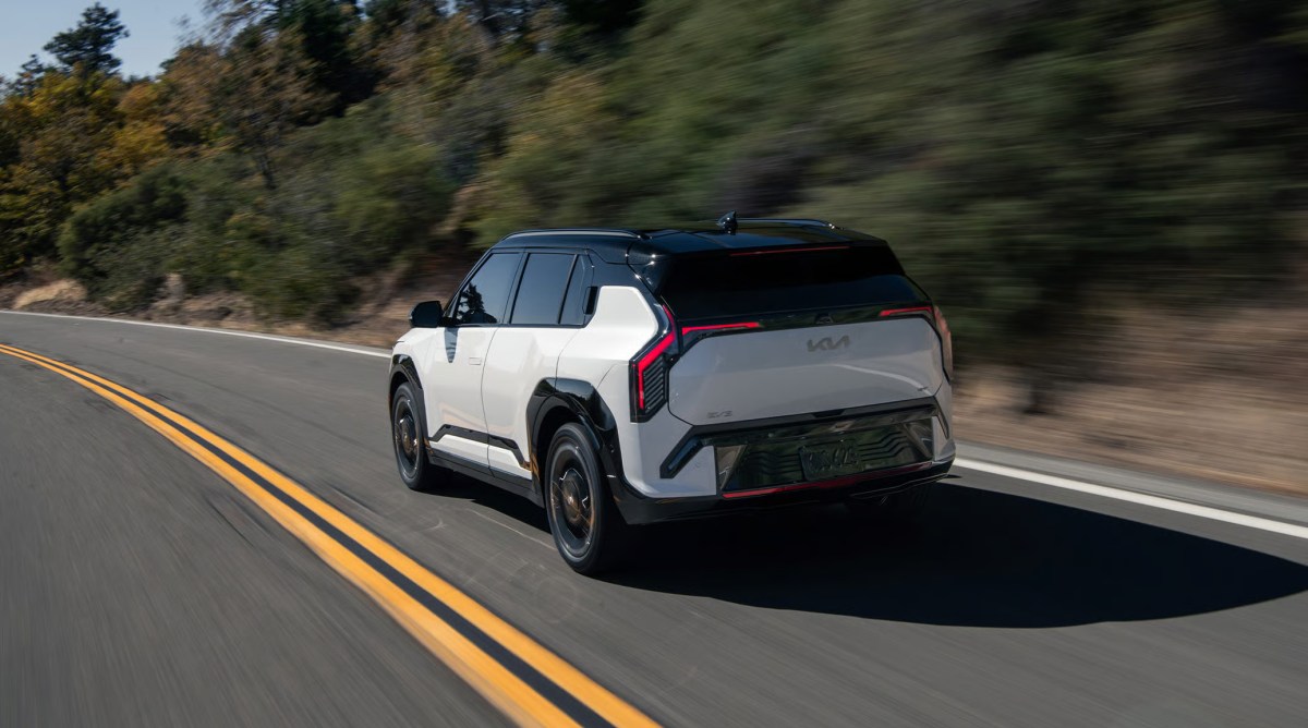 Kia EV3 Breaks the $30,000 Barrier for Compact Electric SUVs