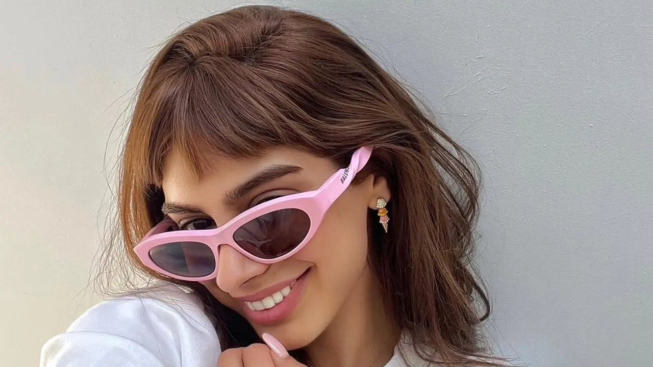 How to Try Bangs Before Cutting: A Virtual Styling Guide