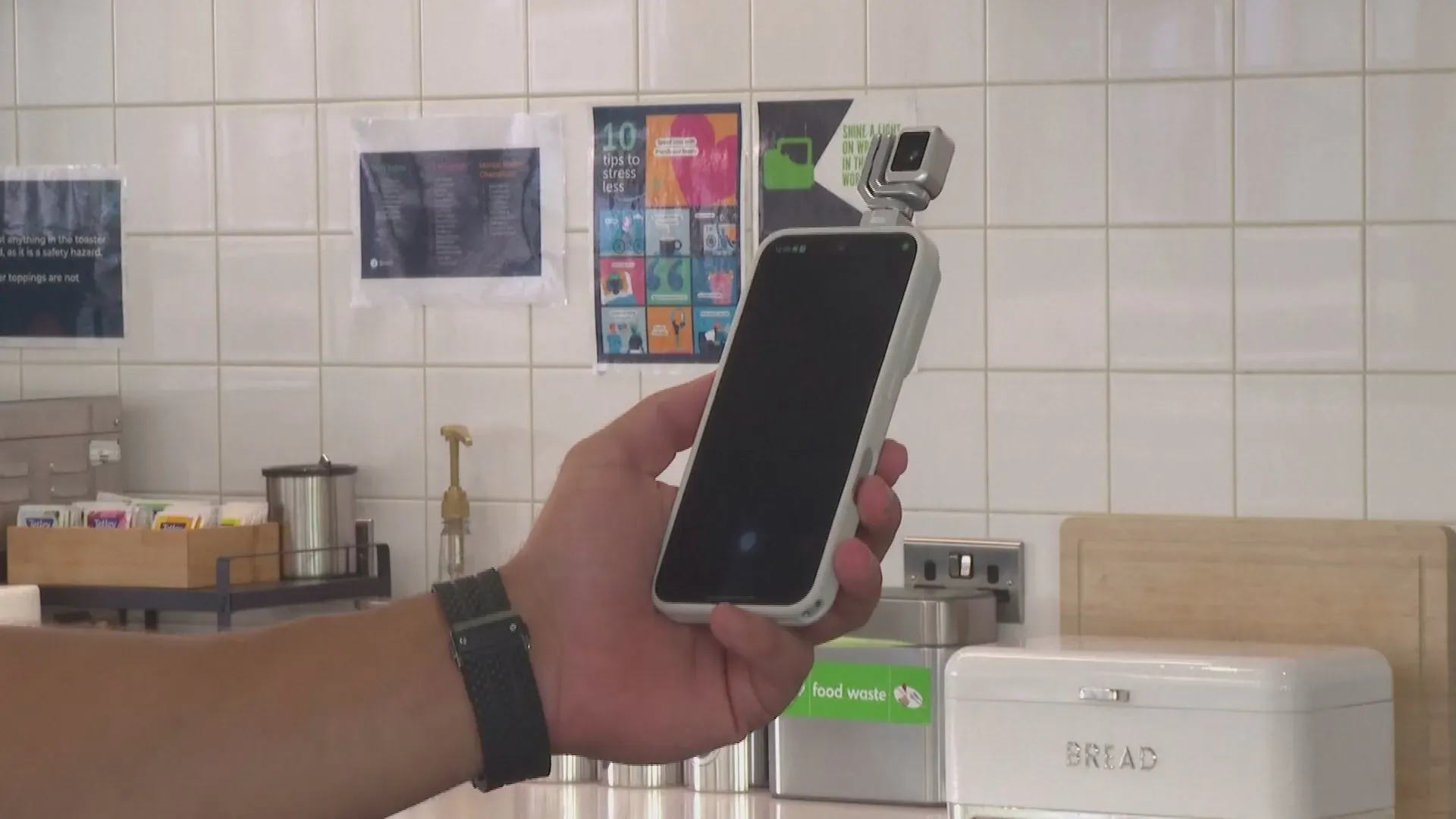 Honor Robot Phone: Khi điện thoại trở thành robot cầm tay cho AI