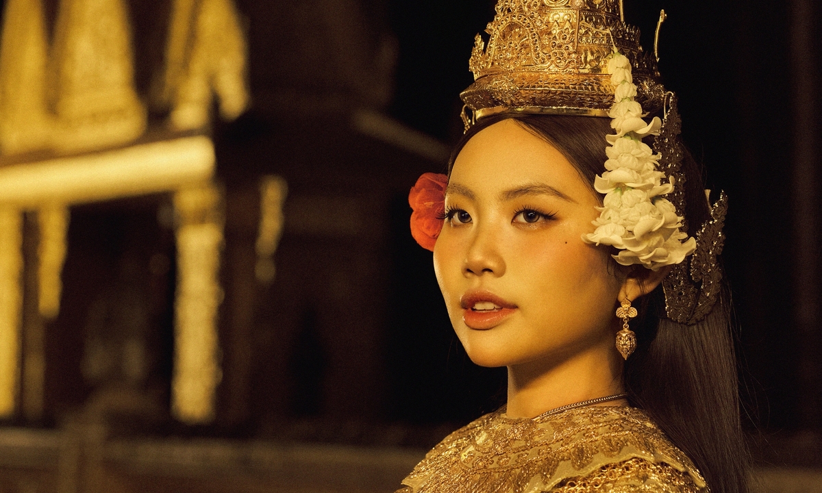 Phương Mỹ Chi và cuộc chơi Khmer-folktronica đầy liều lĩnh