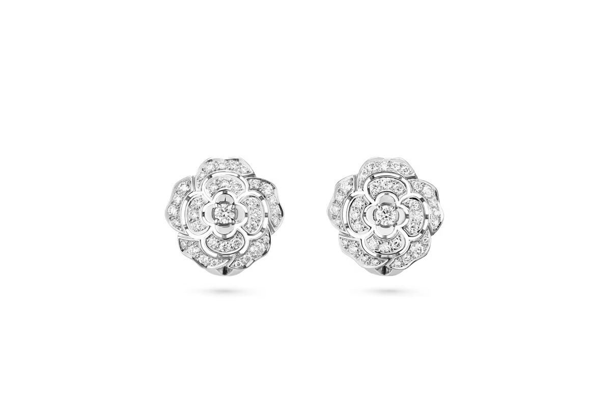 Bejewelled Sunglasses and Statement Earrings Are Rewriting Bridal Style
