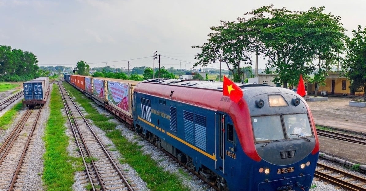Đường sắt Lào Cai - Hà Nội - Hải Phòng tăng vốn: thách thức tài chính và cơ hội hạ tầng