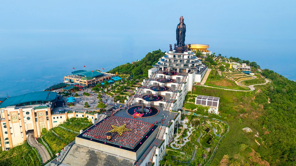 Triển lãm gốm nghệ thuật trên đỉnh Núi Bà Đen mùa Vu Lan