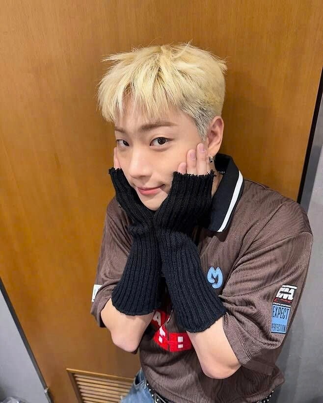 Sức Khỏe Thần Tượng K-pop Rơi Vào Khủng Hoảng Hệ Thống