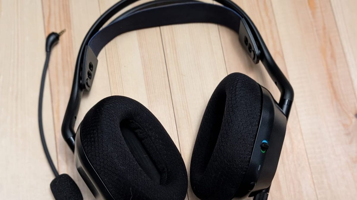 Budget Wireless Gaming Headsets: Comfort and Battery Life vs. Premium Sound