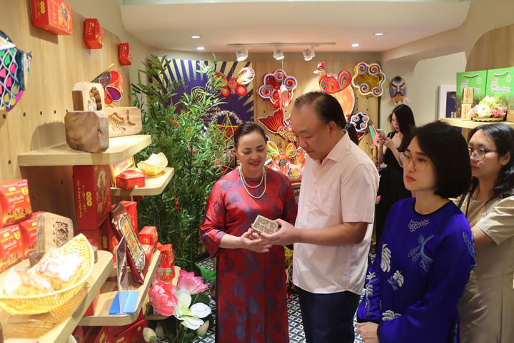 Lễ hội ẩm thực phố cổ Hà Nội tháng 8: hương vị Rằm Tháng Tám hội tụ