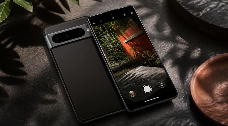 Pixel 11 Pro vs Pixel 11: Is the AI Camera Worth It?
