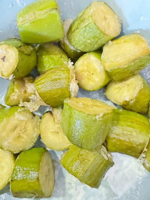 Chuối kho nguyên miếng: Món kho rẻ tiền nhưng gây nghiện bàn ăn Việt
