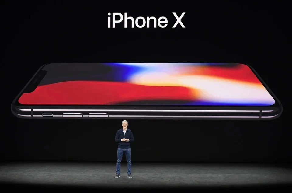 iPhone kỷ niệm 20 năm: kính uốn cong và Face ID ẩn màn hình sẽ thay đổi cuộc chơi