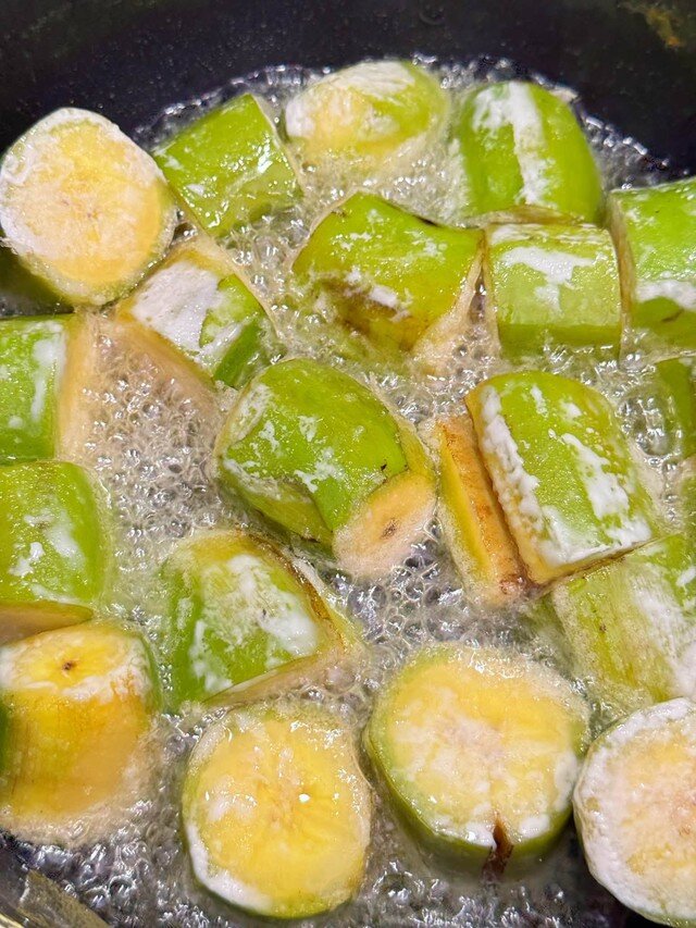 Chuối kho nguyên miếng: Món kho rẻ tiền nhưng gây nghiện bàn ăn Việt