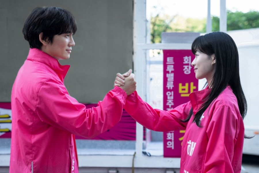 Ji Sung’s Gang Boss Turns Presidential Chaos Into a Final Alliance
