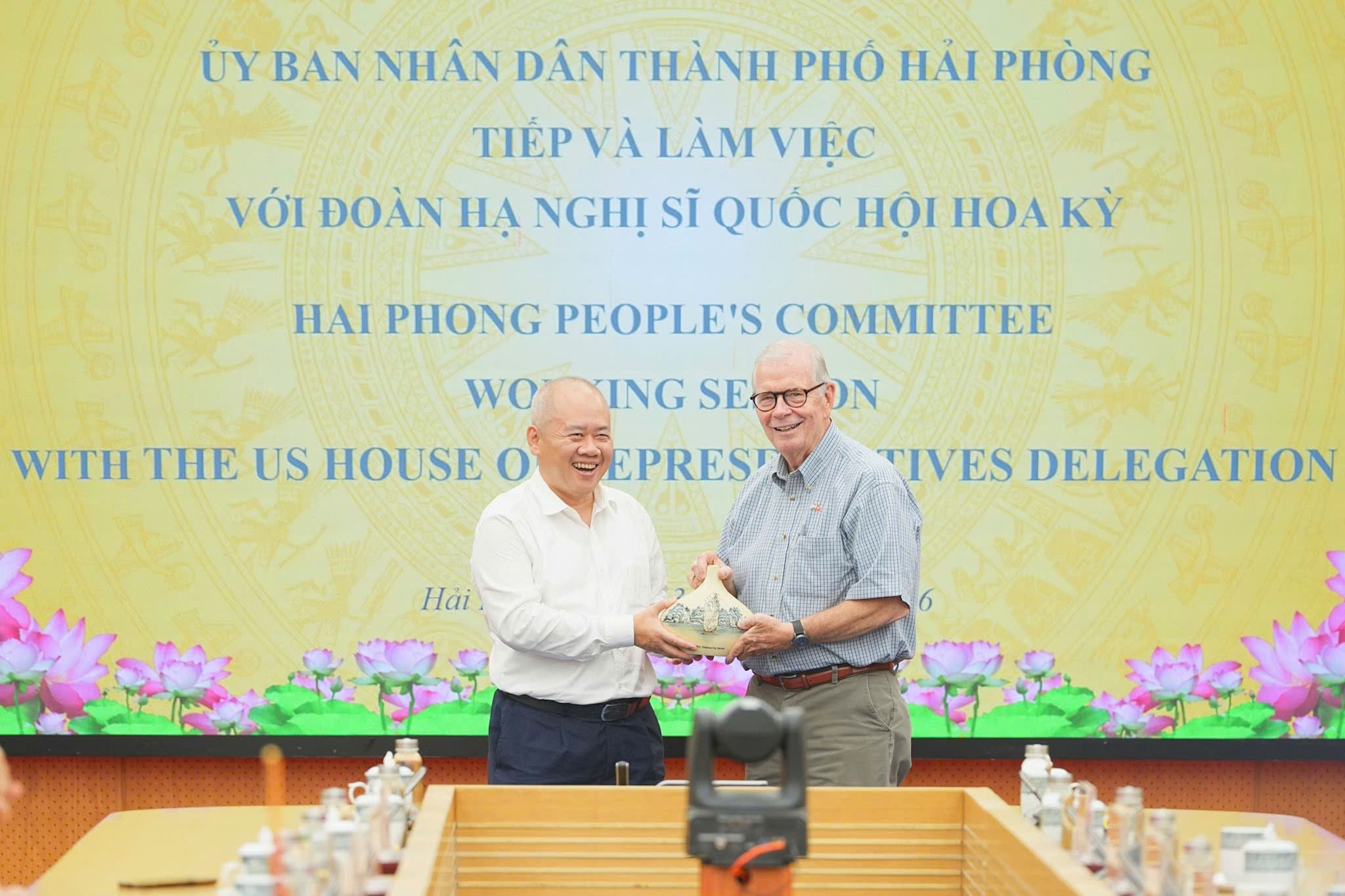 Đoàn Hạ nghị sĩ Mỹ thăm Hải Phòng: bước đệm cho hợp tác công nghệ và đầu tư