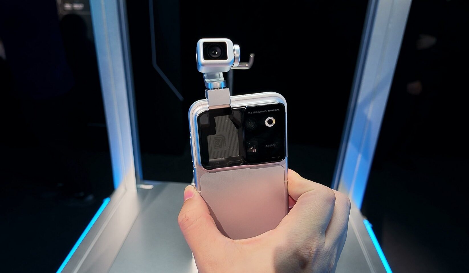 Honor’s Robot Phone Turns Smartphone Video into a Cinematic, Stabilized Camera Rig
