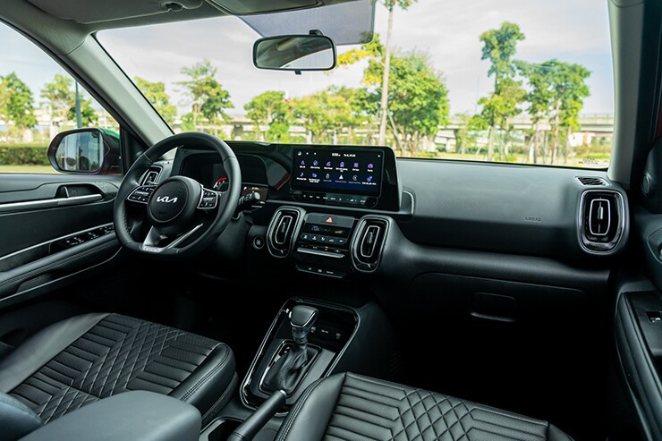 Kia Sonet có đáng mua: thiết kế nâng cấp, giá từ 450 triệu