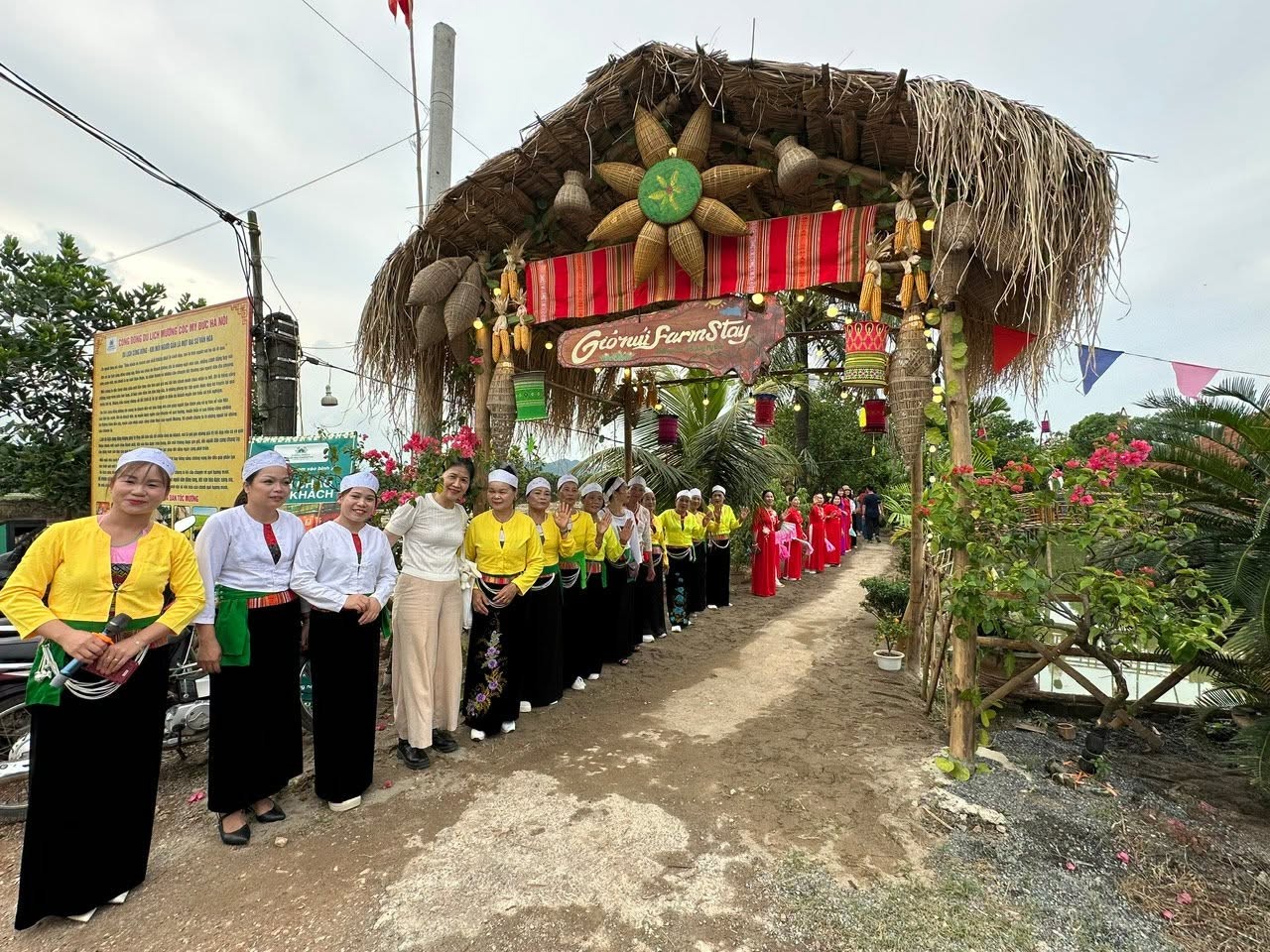 Những trải nghiệm phiêu lưu ngân sách ở miền Bắc: Từ cắm trại lòng hồ đến bay dù lượn Sapa