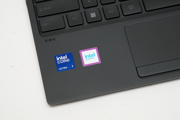 Notebook siêu nhẹ 640g: Fujitsu FMV WU5-K3 đấu Asus ExpertBook PM5 G2