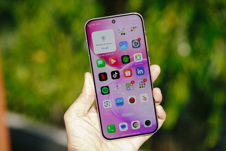 Mùa tựu trường: nên mua laptop, smartphone sớm hay đợi sát khai giảng?
