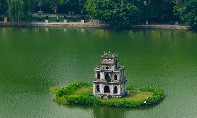 Hà Nội bắt rùa tai đỏ tại hồ Hoàn Kiếm để bảo vệ hệ sinh thái