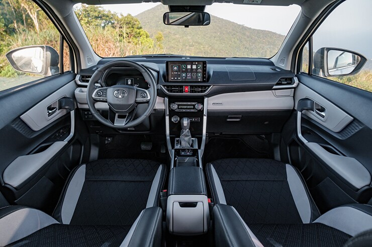 Toyota Veloz Cross: MPV 7 chỗ gia đình đáng tiền?