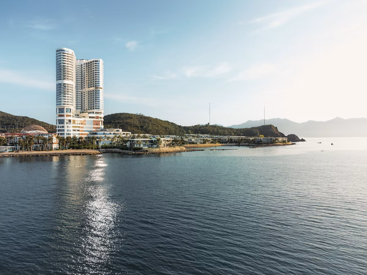 Meliá Aurea Nha Trang và cuộc chơi du lịch sang trọng biệt lập