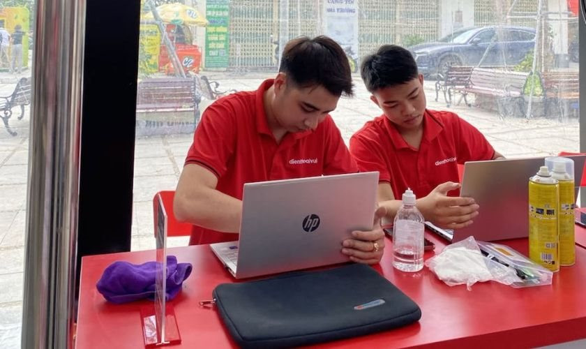 Mua laptop sớm hay chờ sát ngày khai giảng?