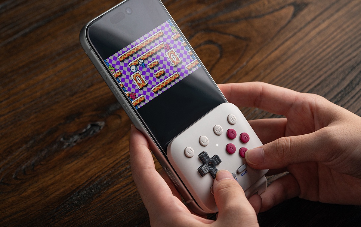 Elo Vagabond vs 8BitDo FlipPad: Which Mobile Gaming Controller Feels Like a Console Pad?