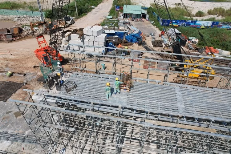Tuyến LRT Phú Quốc tăng tốc về đích cho APEC