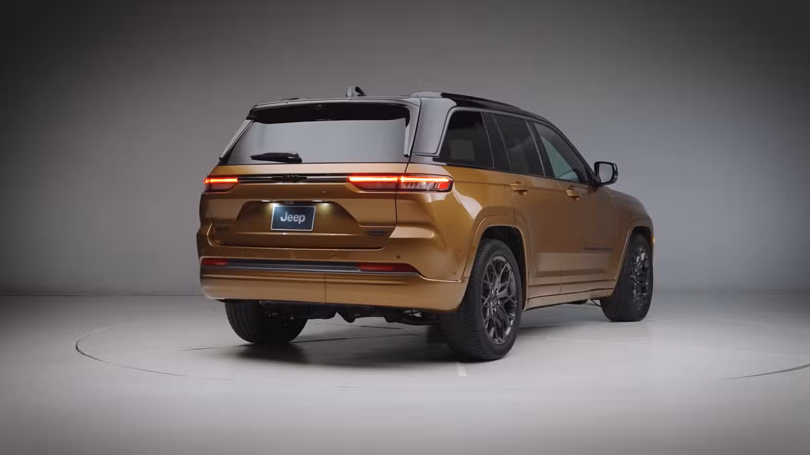 Jeep’s F1-Inspired Turbo Makes the Grand Cherokee the Smart Performance Buy