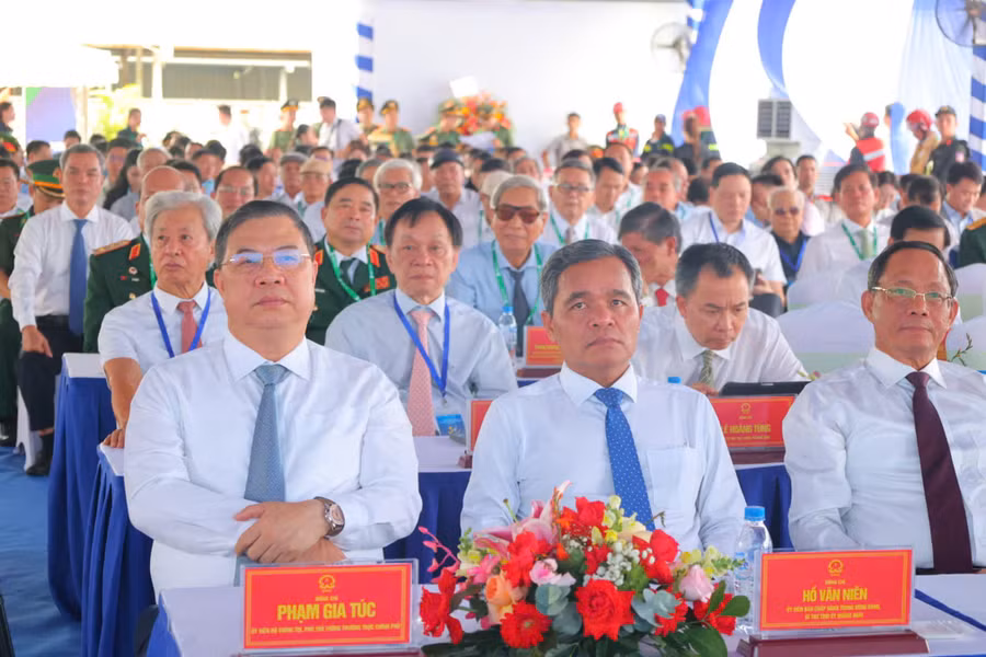 Quảng Ngãi khởi công nhà máy bồn chứa: Tín hiệu mới cho cuộc đua FDI tại Dung Quất