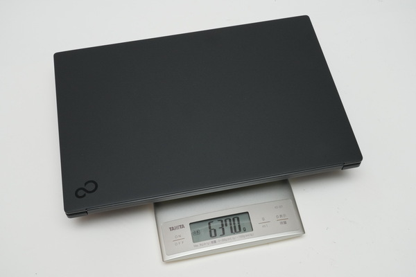 Notebook siêu nhẹ 640g: Fujitsu FMV WU5-K3 đấu Asus ExpertBook PM5 G2