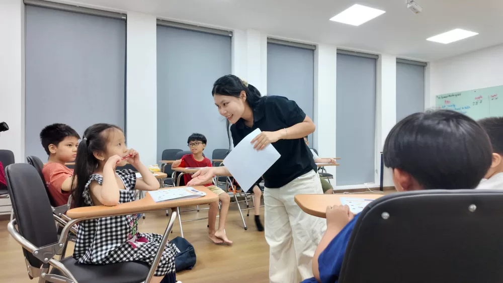 Chương trình tiếng Anh cho trẻ em: Cha mẹ nên chọn gì cho con?