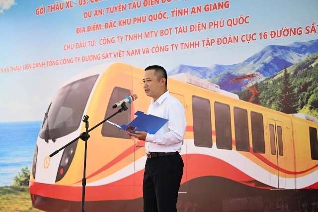 Tàu điện nhẹ Phú Quốc: một vòng Việt Nam trong 20 phút